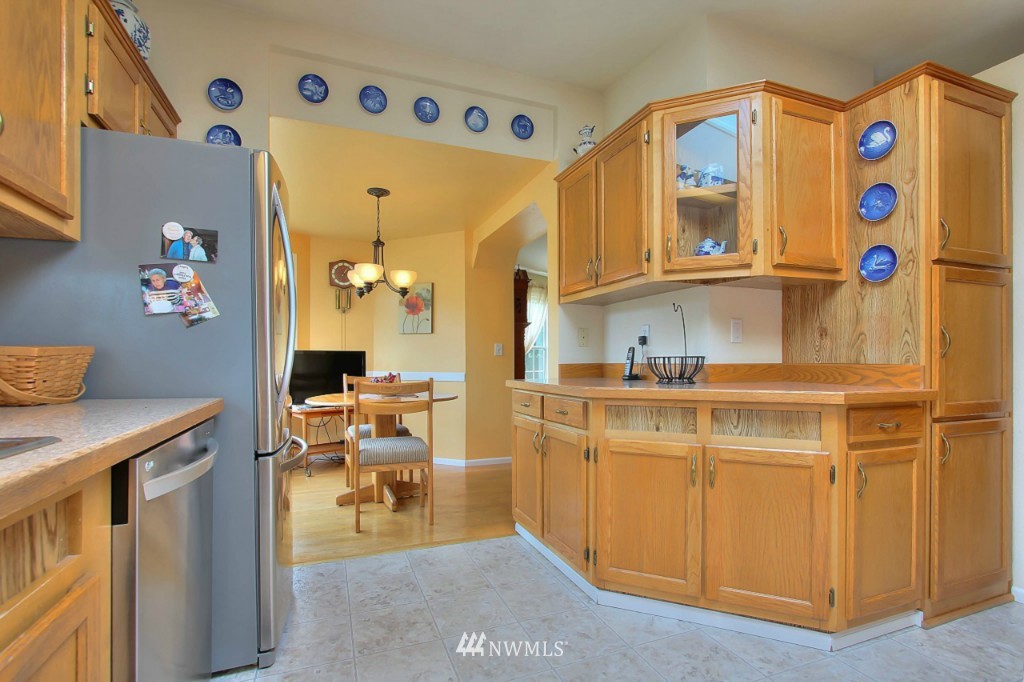 24310 S Park Bothell, WA 98021 - Photo 4 of 25