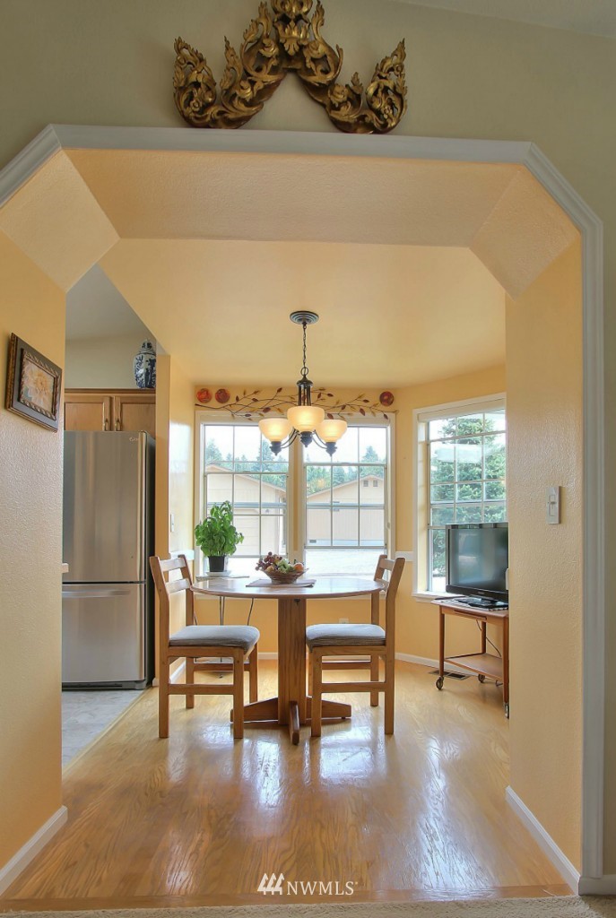 24310 S Park Bothell, WA 98021 - Photo 6 of 25