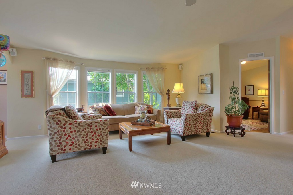 24310 S Park Bothell, WA 98021 - Photo 8 of 25