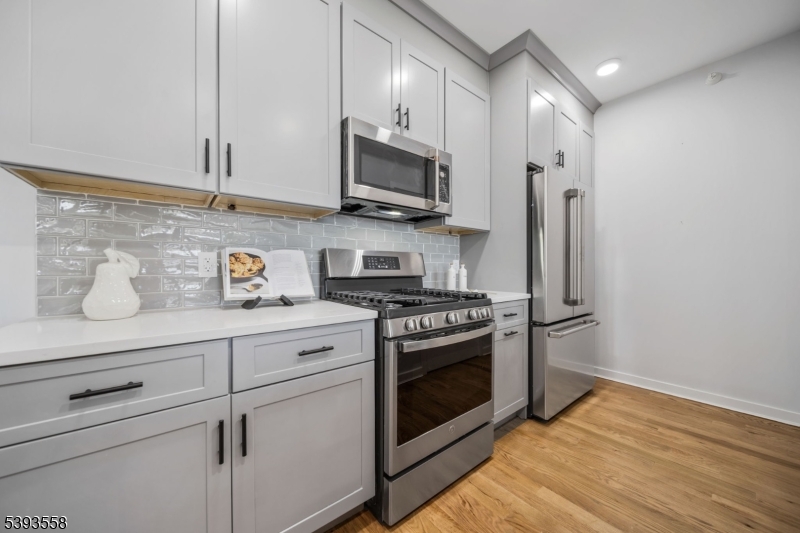 37 Farrand Street, Unit 402 Bloomfield, NJ 07003 - Photo 11 of 37