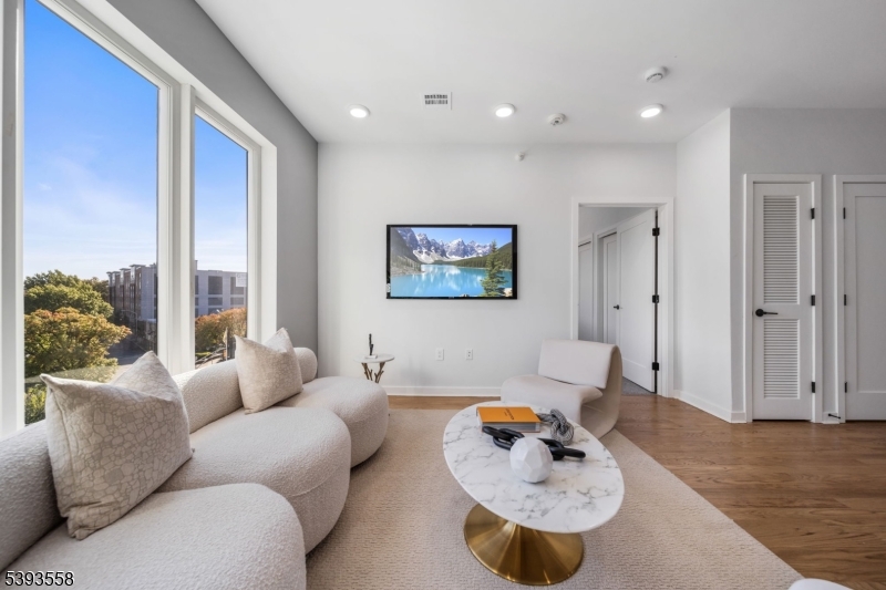 37 Farrand Street, Unit 402 Bloomfield, NJ 07003 - Photo 5 of 37