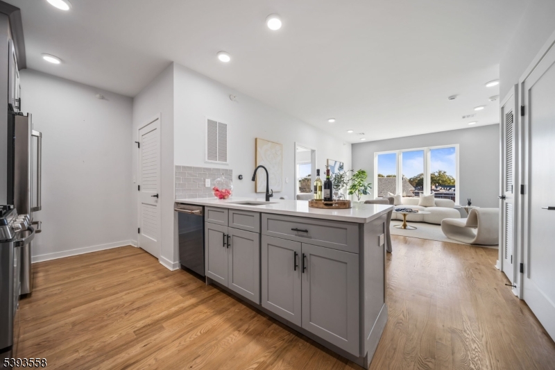 37 Farrand Street, Unit 402 Bloomfield, NJ 07003 - Photo 9 of 37