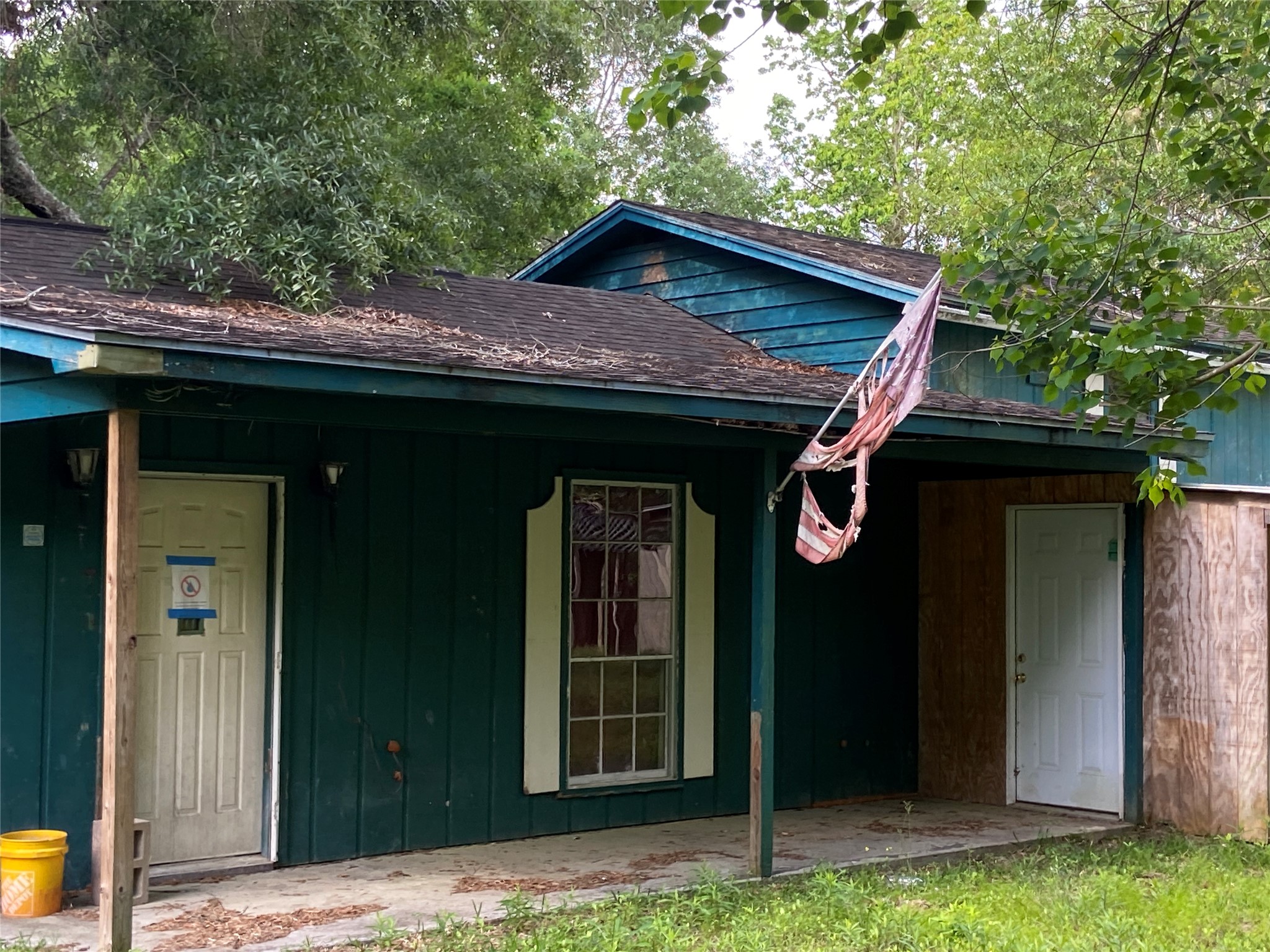 422 Texla Road Vidor, TX 77662 - Photo 2 of 9 a view of a house with a door and wooden walls