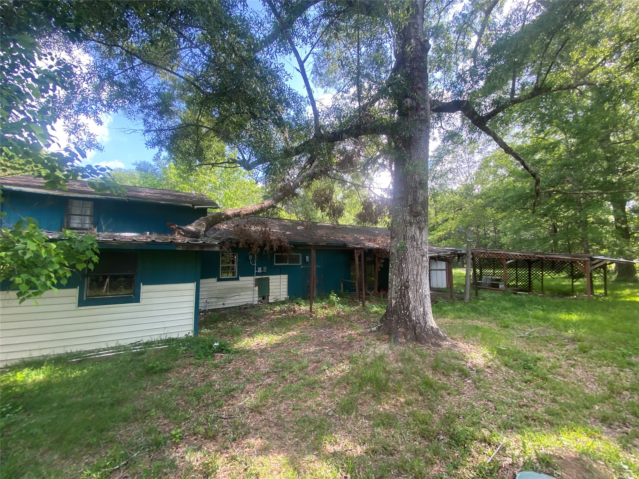 422 Texla Road Vidor, TX 77662 - Photo 9 of 9 a front view of house with a garden