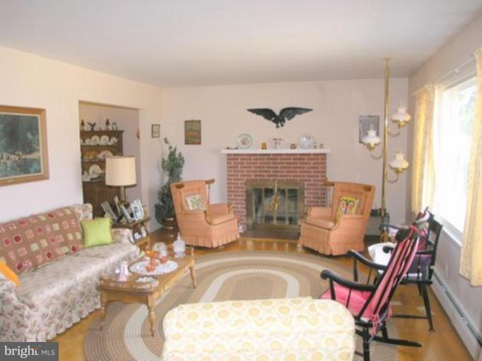 9913 Marilynn Road Perry Hall, MD 21128 - Photo 3 of 7 Living Room