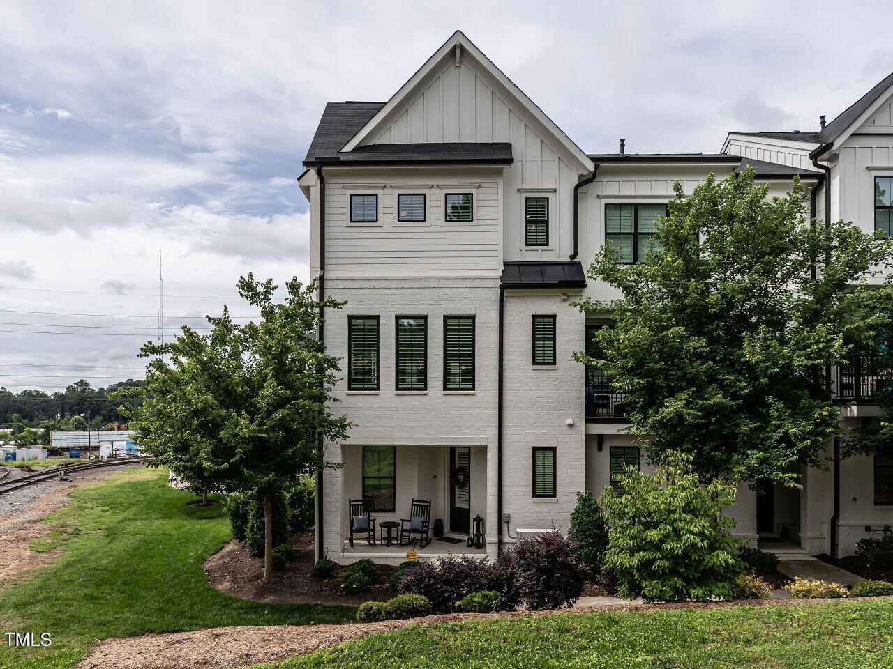 1610 Draper View Loop, Unit 101 Raleigh, NC 27608 - Photo 34 of 38