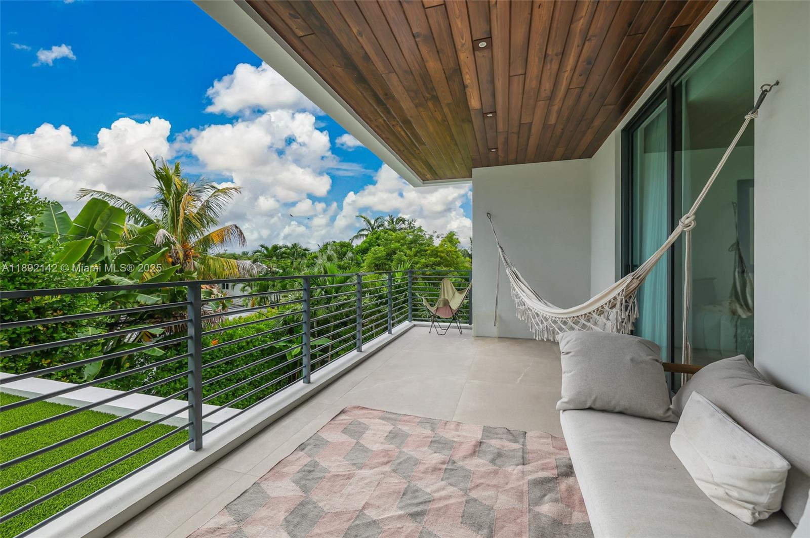 445 Ridgewood Road Key Biscayne, FL 33149 - Photo 29 of 35