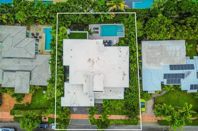 $7,248,000 | 445 Ridgewood Road, Key Biscayne, FL 33149