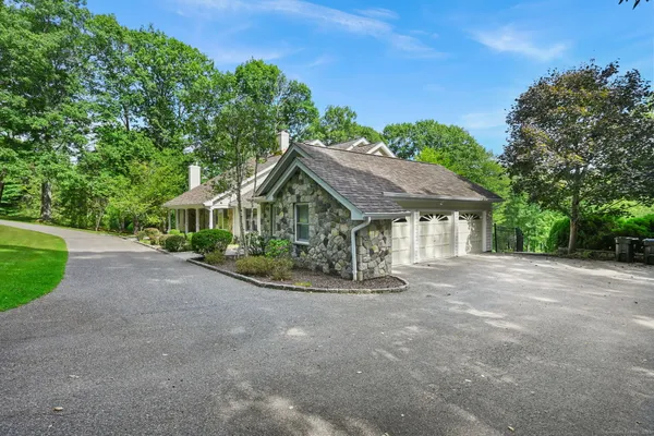 $3,550,000 | 5 Sail Harbour Drive, Sherman, CT 06784