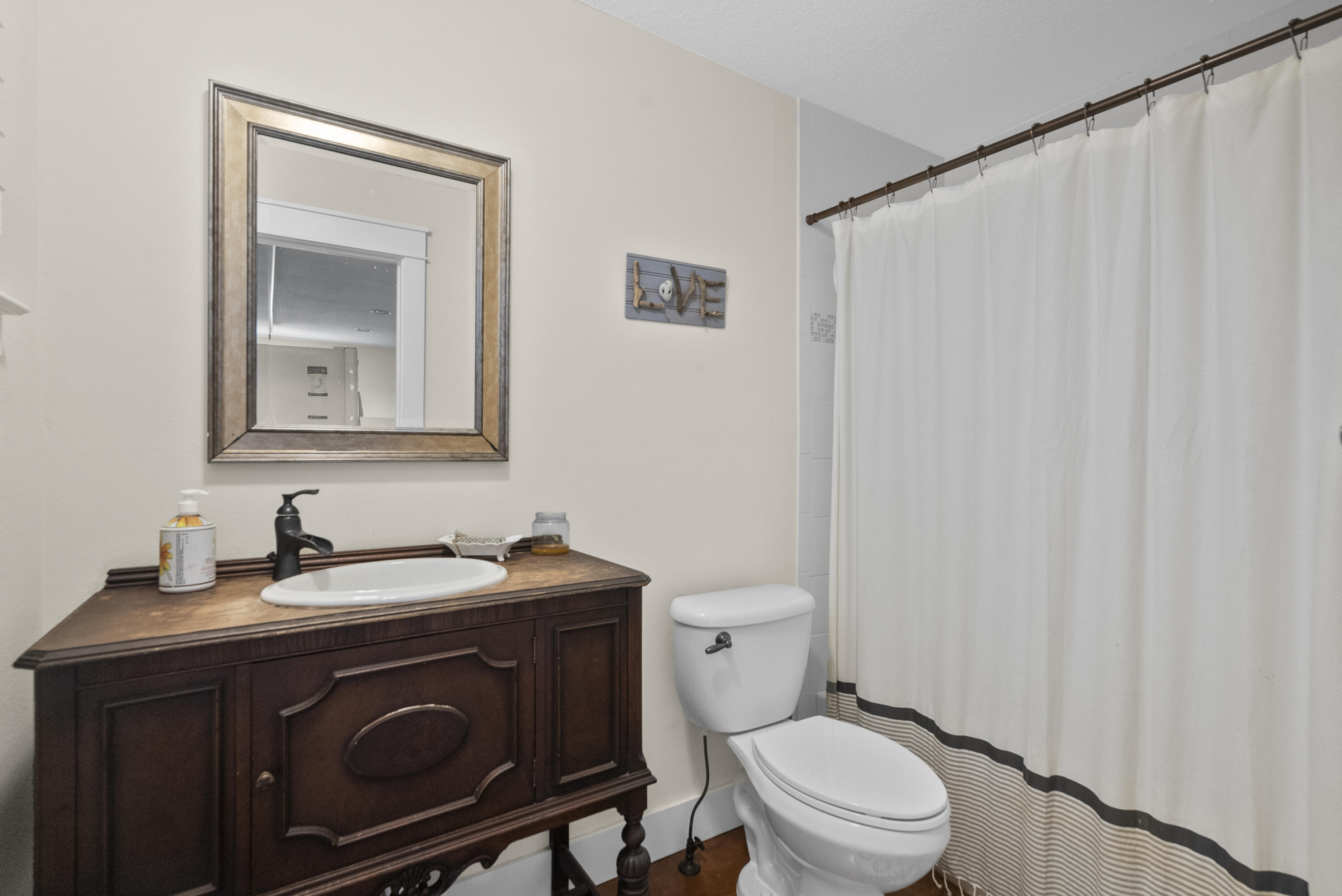 9306 Southeast Karin Street Hobe Sound, FL 33455 - Photo 37 of 55 DSC08366
