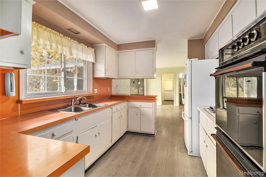 5730 Burnham Road Bloomfield Hills, MI 48301 - Photo 12 of 22