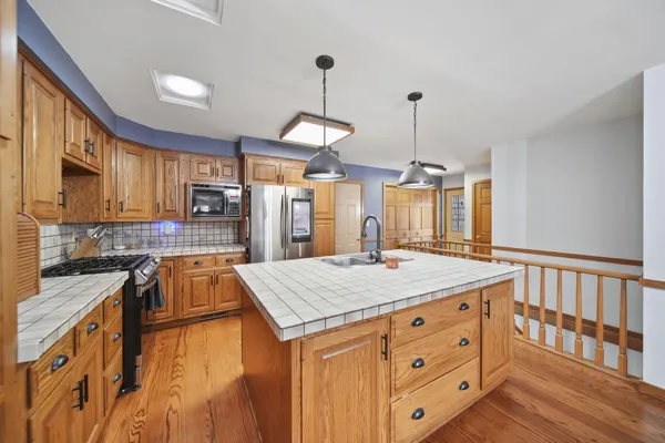$308,000 | 1544 Brookfield Court, Adrian, MI 49221