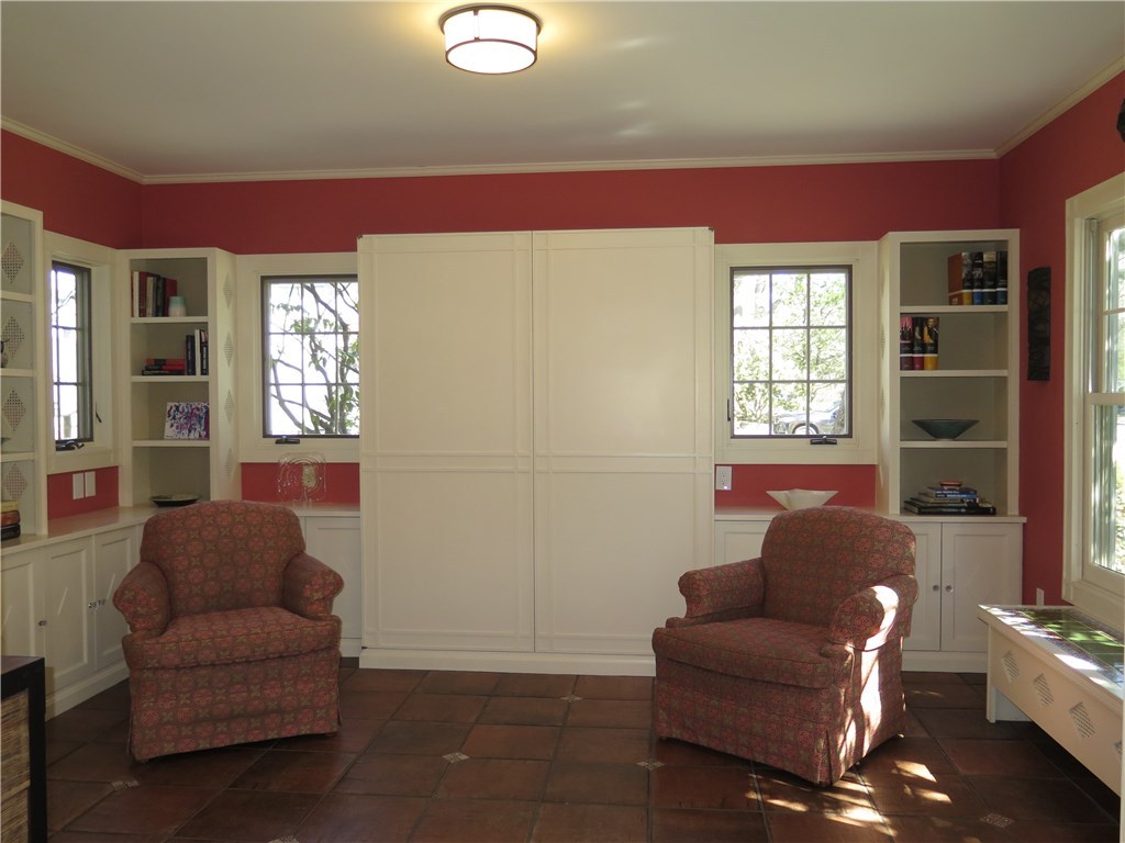 64 Alfred Stone Road Providence, RI 02906 - Photo 10 of 39