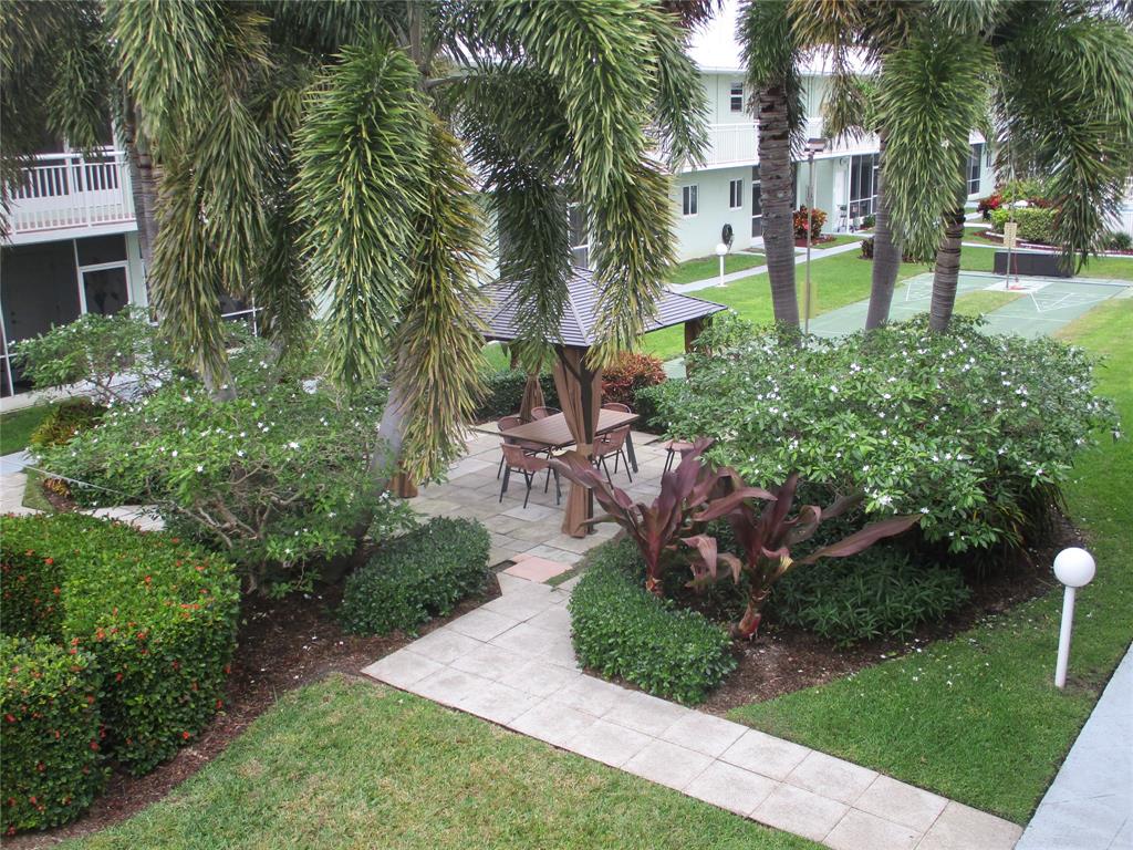 2100 Northeast 38th Street, Unit 217 Lighthouse Point, FL 33064 - Photo 25 of 28 2nd area for partied and BBQing!