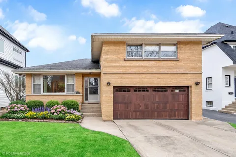 $674,900 | 284 Blackhawk Road, Riverside, IL 60546