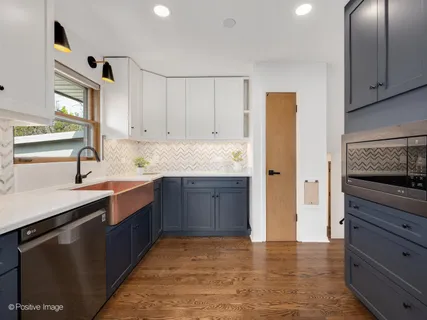 $674,900 | 284 Blackhawk Road, Riverside, IL 60546