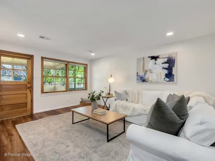 $674,900 | 284 Blackhawk Road, Riverside, IL 60546