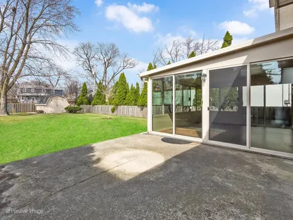 $674,900 | 284 Blackhawk Road, Riverside, IL 60546