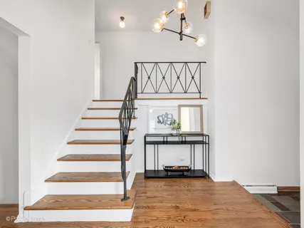 $674,900 | 284 Blackhawk Road, Riverside, IL 60546