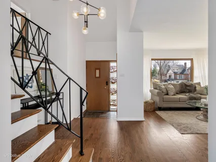$674,900 | 284 Blackhawk Road, Riverside, IL 60546