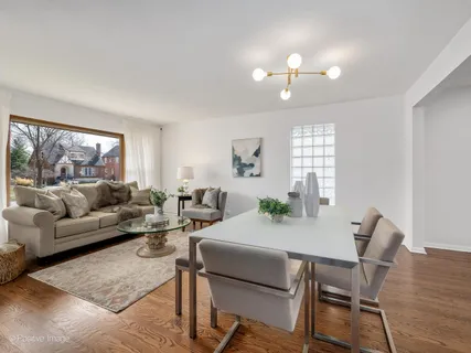 $674,900 | 284 Blackhawk Road, Riverside, IL 60546