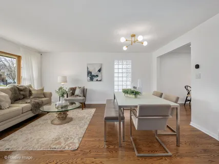 $674,900 | 284 Blackhawk Road, Riverside, IL 60546