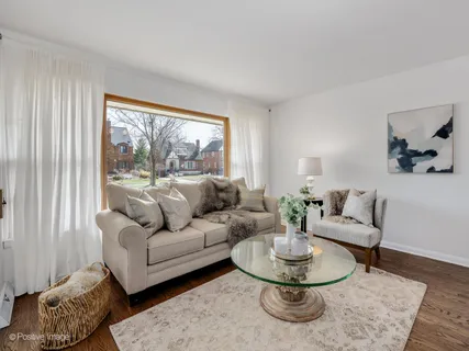 $674,900 | 284 Blackhawk Road, Riverside, IL 60546