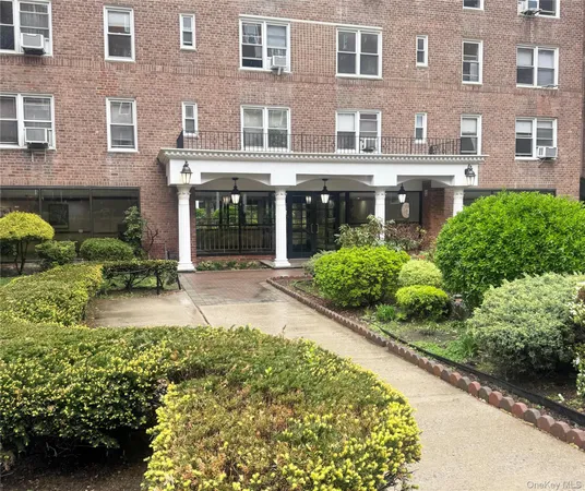 $345,000 | 105-38 63rd Drive, Unit 1N | Forest Hills