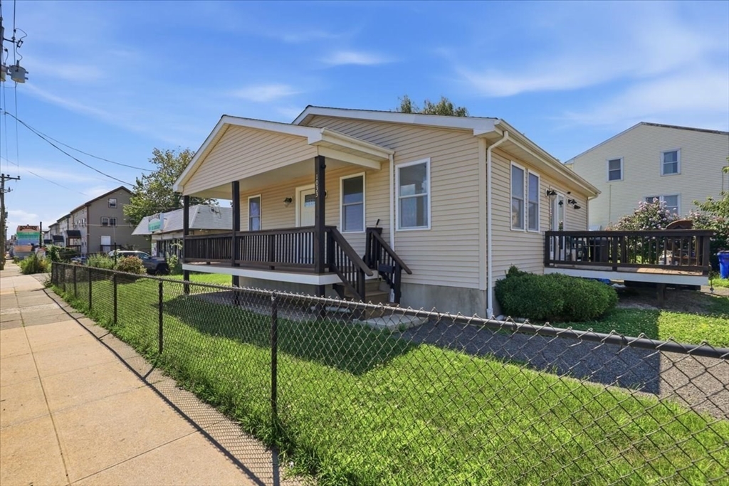 1033 Rodman Street Fall River, MA 02721 - Photo 4 of 37 Gallery Image 4