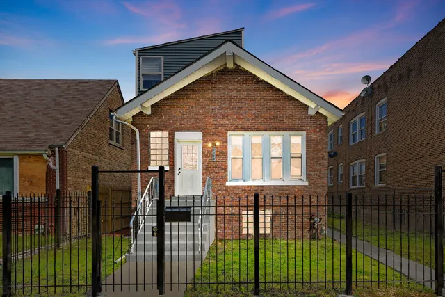 $388,000 | 5068 West Congress Parkway, Chicago, IL 60644