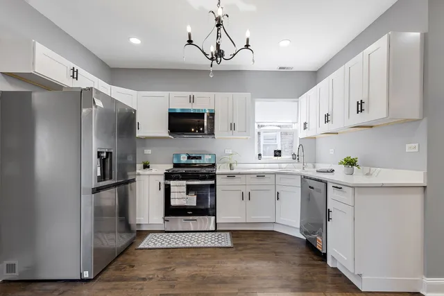 $388,000 | 5068 West Congress Parkway, Chicago, IL 60644