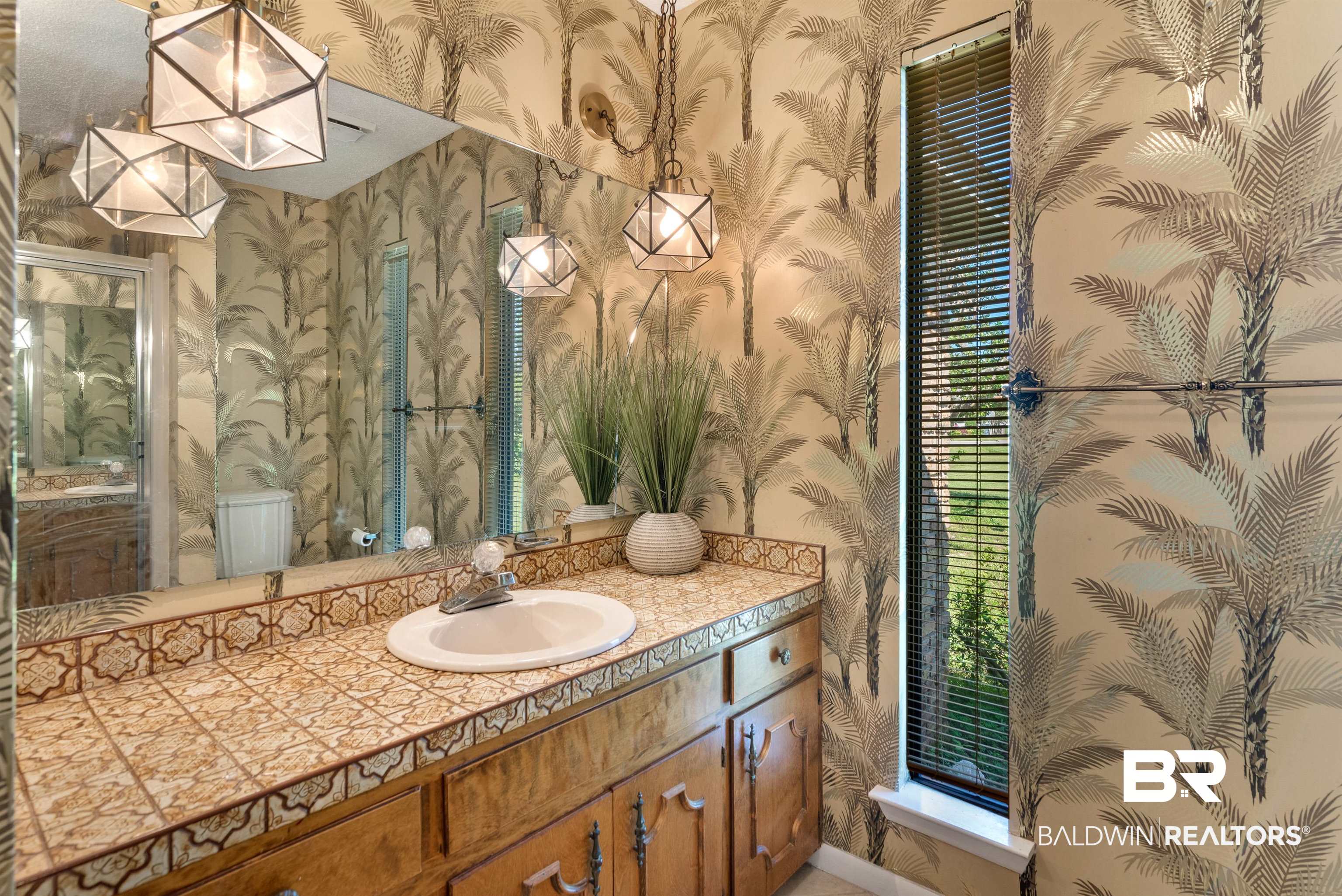 16162 Highway 98 Foley, AL 36535 - Photo 40 of 43 Guest bath