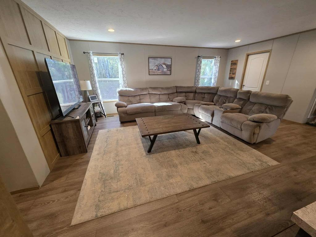 103 Appaloosa Road Buena Vista, GA 31803 - Photo 7 of 24 a living room with furniture and a flat screen tv