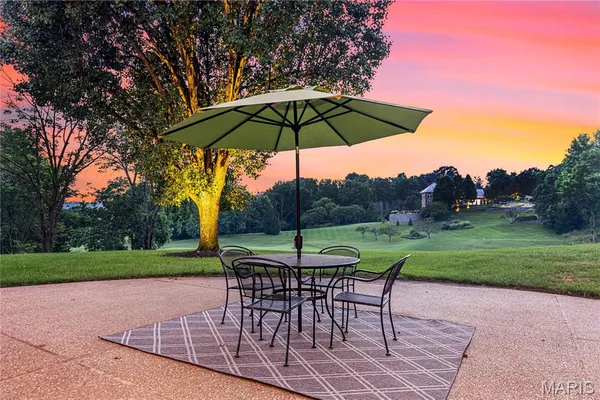 $1,369,000 | 208 St Georges Drive, St. Albans, MO 63073