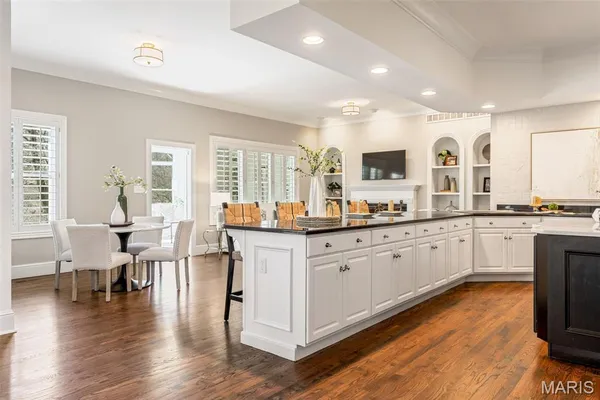 $1,369,000 | 208 St Georges Drive, St. Albans, MO 63073