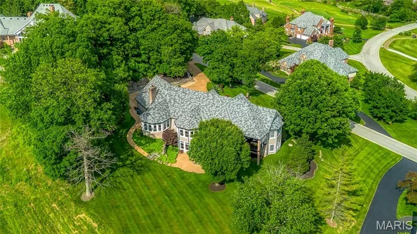 $1,369,000 | 208 St Georges Drive, St. Albans, MO 63073
