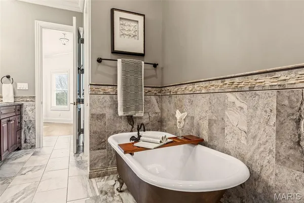 $1,369,000 | 208 St Georges Drive, St. Albans, MO 63073