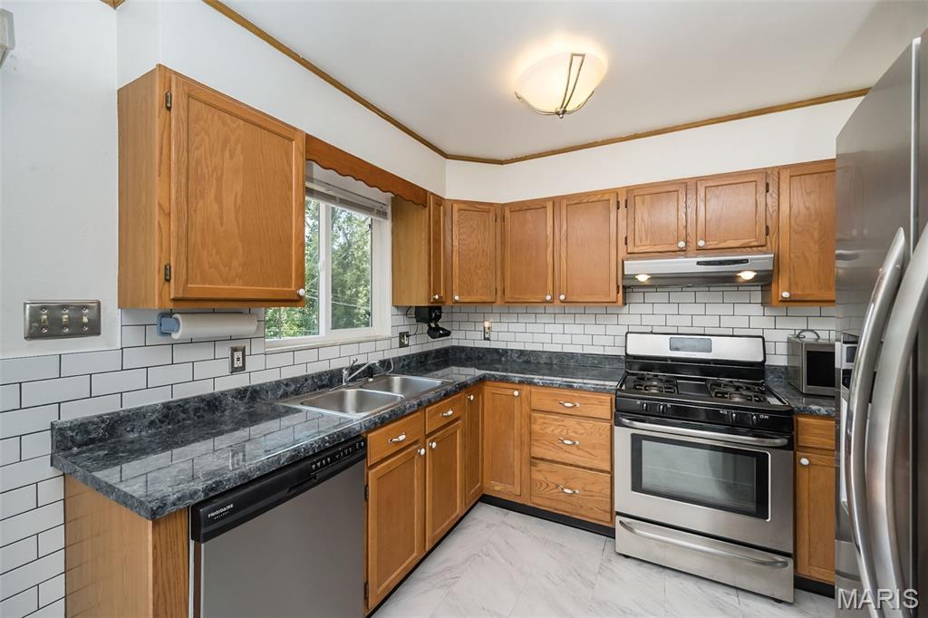 11932 Ameling Road Maryland Heights, MO 63043 - Photo 14 of 49