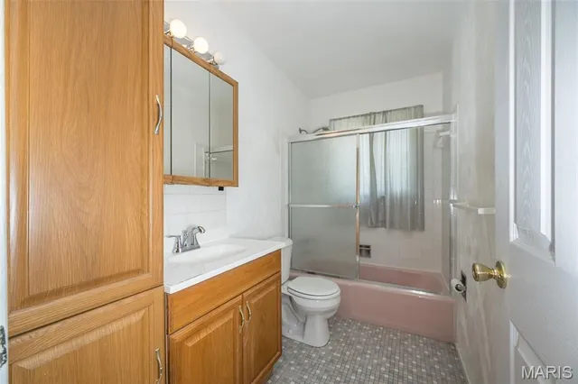 $250,000 | 11932 Ameling Road, Maryland Heights, MO 63043