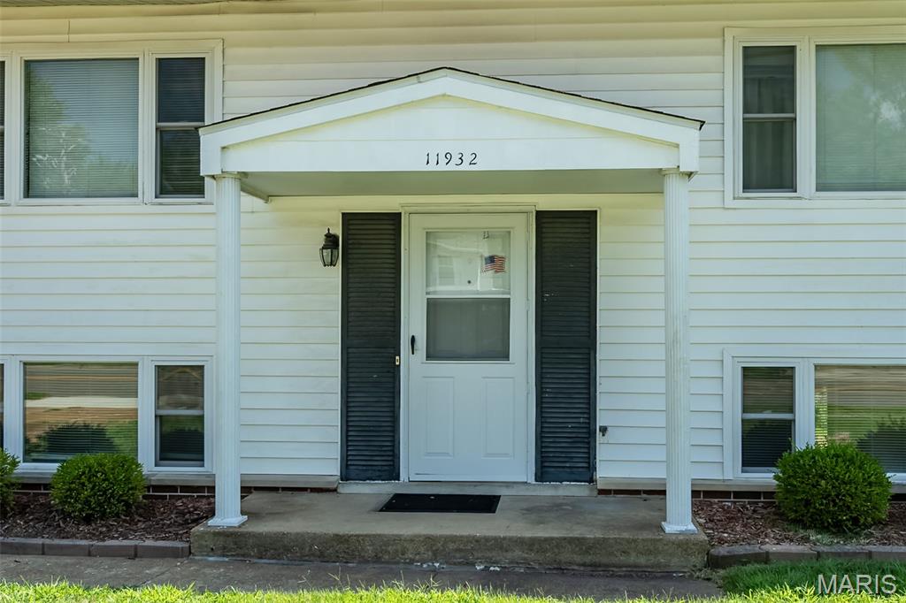 11932 Ameling Road Maryland Heights, MO 63043 - Photo 2 of 49