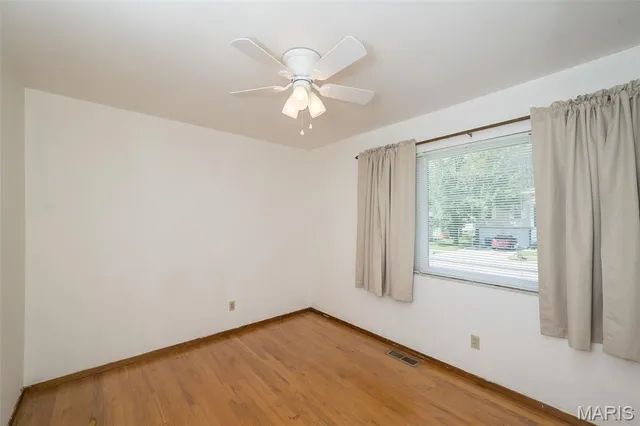 $250,000 | 11932 Ameling Road, Maryland Heights, MO 63043