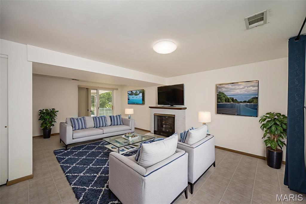 11932 Ameling Road Maryland Heights, MO 63043 - Photo 28 of 49