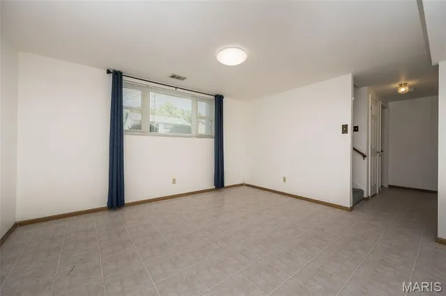 $250,000 | 11932 Ameling Road, Maryland Heights, MO 63043