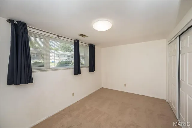 $250,000 | 11932 Ameling Road, Maryland Heights, MO 63043