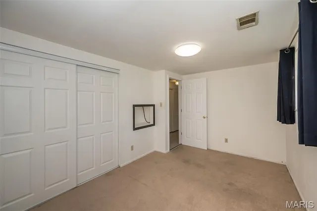 $250,000 | 11932 Ameling Road, Maryland Heights, MO 63043