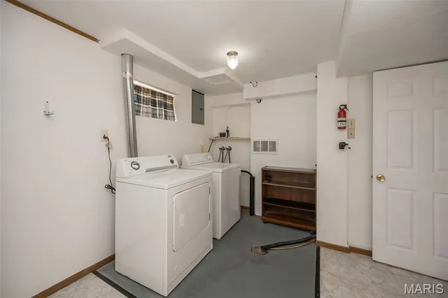 $250,000 | 11932 Ameling Road, Maryland Heights, MO 63043