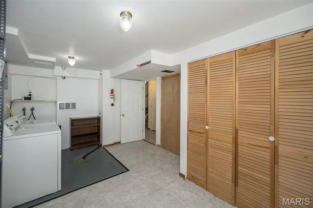 $250,000 | 11932 Ameling Road, Maryland Heights, MO 63043