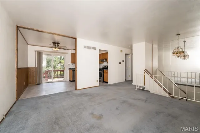 $250,000 | 11932 Ameling Road, Maryland Heights, MO 63043