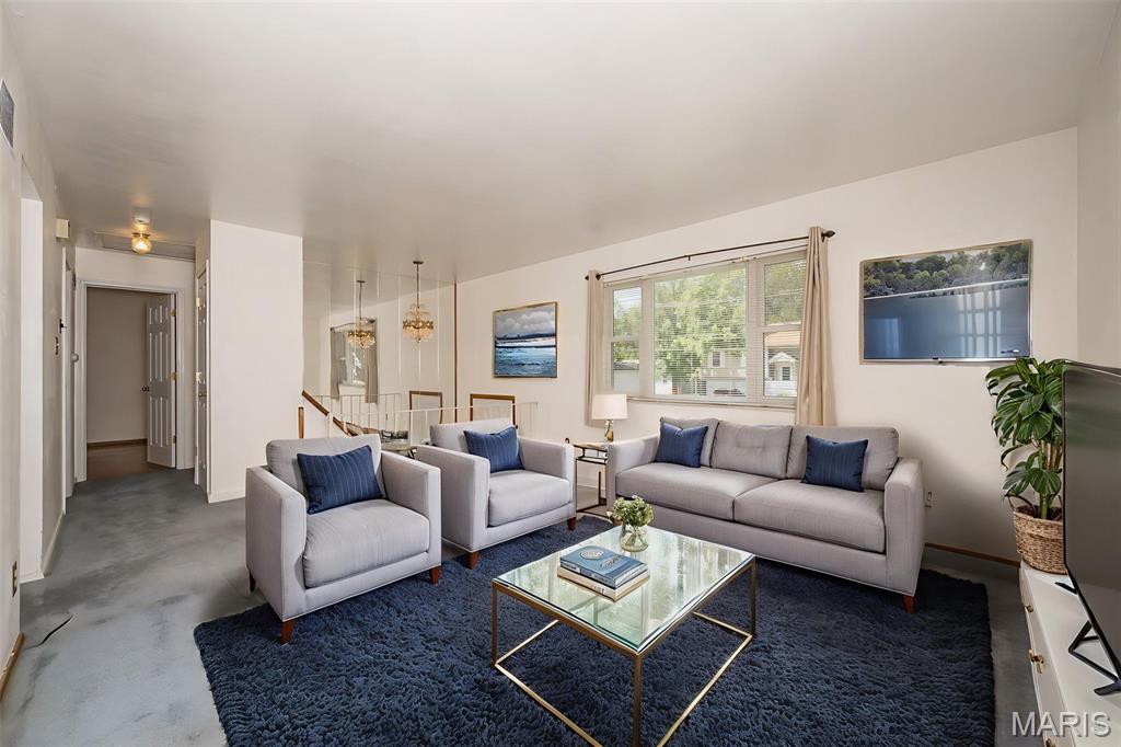 11932 Ameling Road Maryland Heights, MO 63043 - Photo 7 of 49