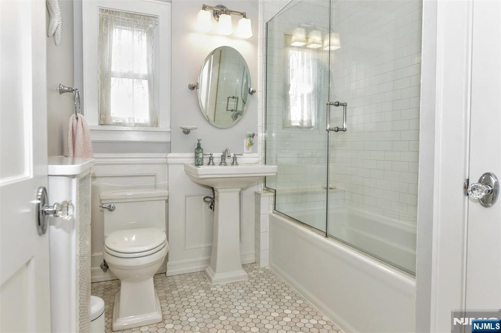 354 Demarest Avenue Oradell, NJ 07649 - Photo 19 of 33